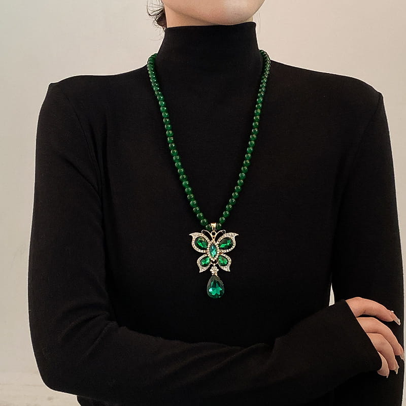 📿Emerald Color Necklace with Stylish Pendant