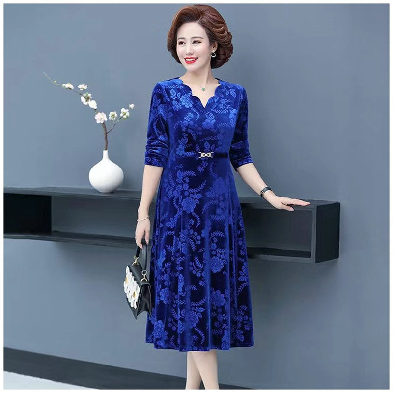 Elegant Midi Dress with Long Sleeves