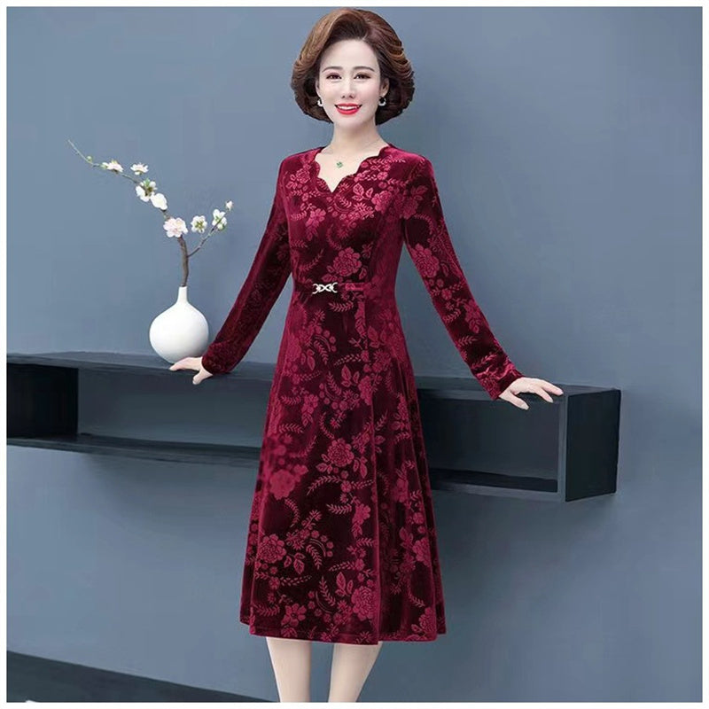 Elegant Midi Dress with Long Sleeves