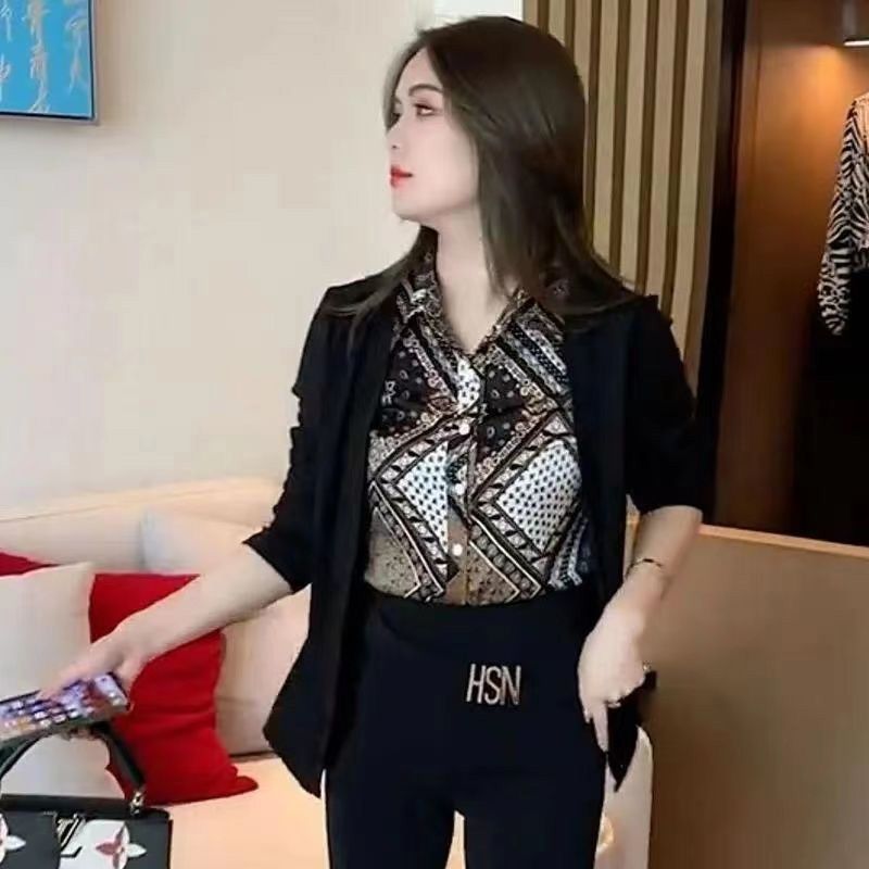 Printed Splicing Fake 2-piece Shirt for Women